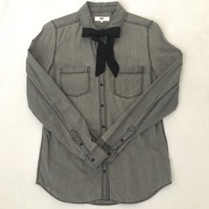 Grey denim shirt with bow.